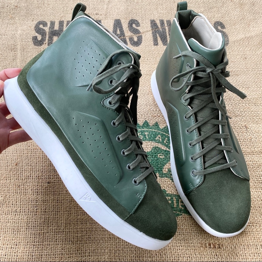 Under Armour green lace up suede ankle boots 10